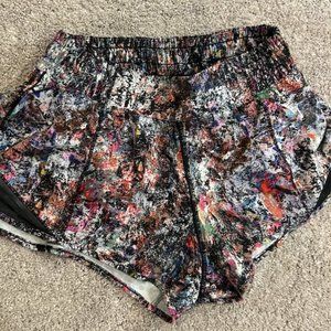 EUC Lululemon Hotty Hot Rare Multicolor 2.5 Shorts - Size 6